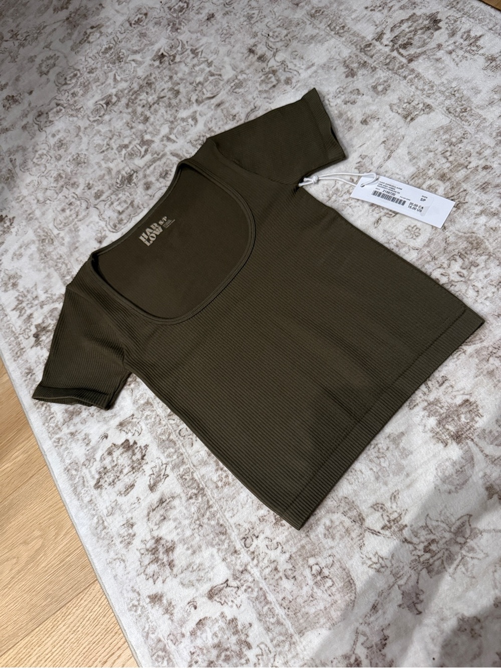 Harlow Olive Ribbed Short-Sleeve Tee